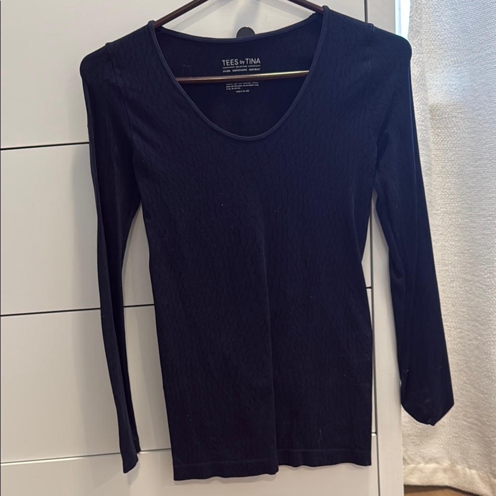 Tees by Tina Blue & Black Long Sleeve Fitted stretchy Shirt Animal Print